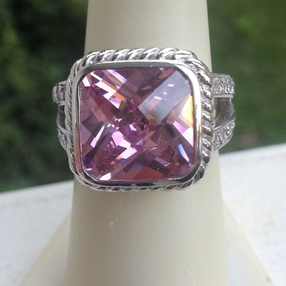 .925 Sterling Silver Gorgeous Pink CZ Ring. 7 - Picture 2 of 8